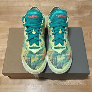 Nike - LEBRON XVIII LOW - PALMER